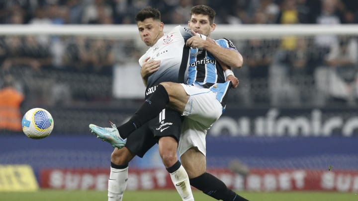 Corinthians e Grêmio empataram por 2 a 2 no jogo de ida