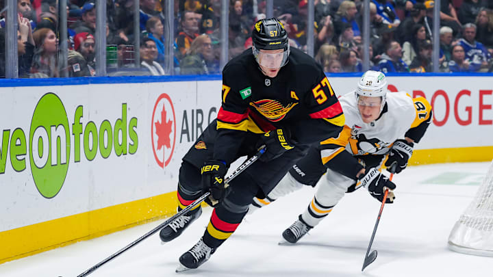 Pittsburgh Penguins v Vancouver Canucks