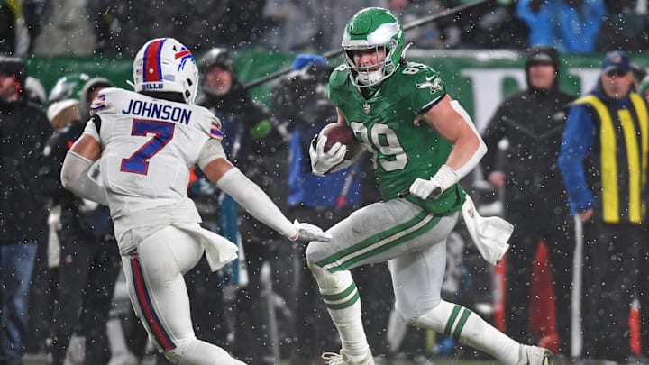 Nov 26, 2023; Philadelphia, Pennsylvania, USA; Philadelphia Eagles tight end Jack Stoll (89) against