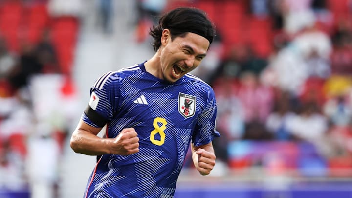 Minamino, ex-Liverpool, foi o grande nome do triunfo japonês Minamino, ex-Liverpool, foi o grande nome do triunfo japonês