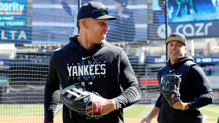 Aaron Judge y Giancarlo Stanton también pueden exhibir sólidas defensas en los jardines de Yankees