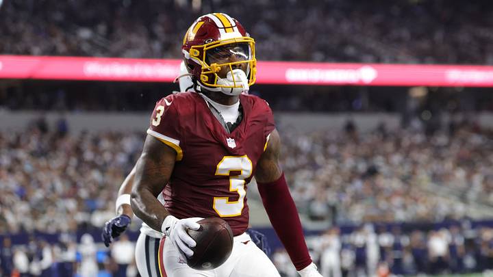 Sep 20, 2026; Arlington, Texas, USA; Washington Commanders wide receiver Stefon Diggs (3) catches a four-yard pass for a touchdown thrown by quarterback Jayden Daniels (not pictured) against the Dallas Cowboys during the first half at AT&T Stadium. Mandatory Credit: Kevin Jairaj-Imagn Images Sep 20, 2026; Arlington, Texas, USA; Washington Commanders wide receiver Stefon Diggs (3) catches a four-yard pass for a touchdown thrown by quarterback Jayden Daniels (not pictured) against the Dallas Cowboys during the first half at AT&T Stadium. Mandatory Credit: Kevin Jairaj-Imagn Images