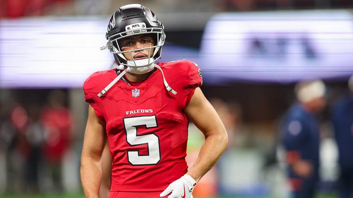 Atlanta Falcons wide receiver Drake London (5) warms up before a game against the Denver Broncos at Mercedes-Benz Stadium. Mandatory Credit: Brett Davis-Imagn Images