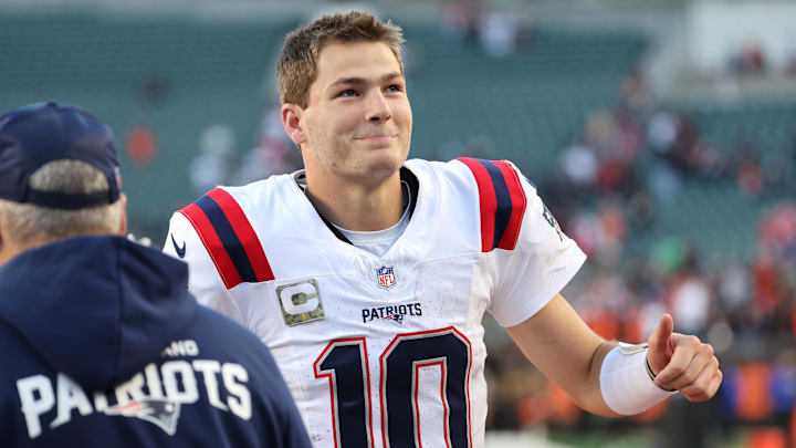 Nov 23, 2025; Cincinnati, Ohio, USA; New England Patriots quarterback Drake Maye (10) reacts after defeating the Cincinnati Bengals at Paycor Stadium. Mandatory Credit: Joseph Maiorana-Imagn Images Nov 23, 2025; Cincinnati, Ohio, USA; New England Patriots quarterback Drake Maye (10) reacts after defeating the Cincinnati Bengals at Paycor Stadium. Mandatory Credit: Joseph Maiorana-Imagn Images