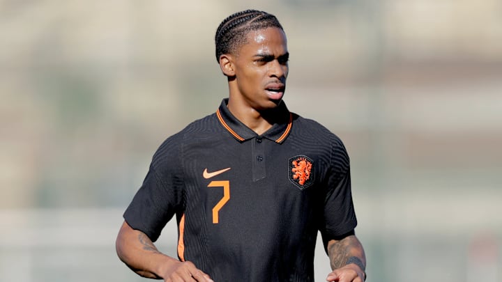 Crysencio Summerville im Trikot der niederländischen U21-Nationalmannschaft. Crysencio Summerville im Trikot der niederländischen U21-Nationalmannschaft.