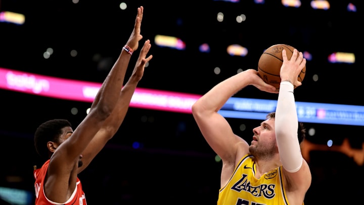 Houston Rockets v Los Angeles Lakers