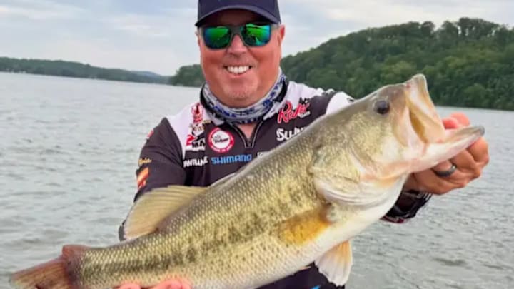 To catch boatloads of big Tennessee River bass during a shad spawn, Major League Fishing Pro David Walker spends his mornings casting reaction baits and finesse rigs at freshwater mussel beds on the tops of shallow, offshore bars.