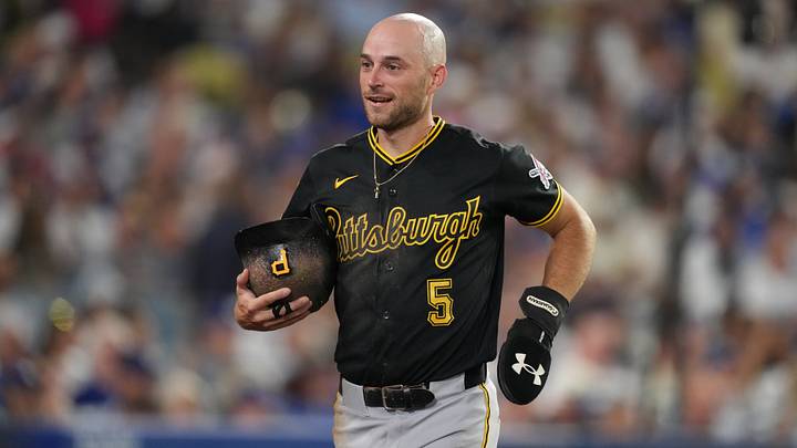 Aug 21, 2026; Los Angeles, California, USA; Pittsburgh Pirates second baseman Brandon Lowe (5) celebrates after scoring in the 2nd inning against the Los Angeles Dodgers at Dodger Stadium. Mandatory Credit: Kirby Lee-Imagn Images Aug 21, 2026; Los Angeles, California, USA; Pittsburgh Pirates second baseman Brandon Lowe (5) celebrates after scoring in the 2nd inning against the Los Angeles Dodgers at Dodger Stadium. Mandatory Credit: Kirby Lee-Imagn Images