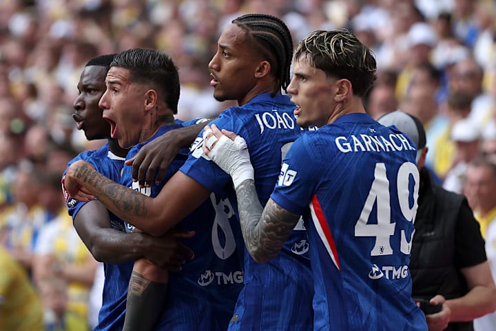 เอนโซ เฟร์นันเดซ, ฌูเอา เปโดร