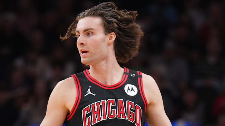 Mar 19, 2025; Phoenix, Arizona, USA; Chicago Bulls guard Josh Giddey (3) dribbles against the Phoenix Suns during the first half at PHX Aena. Mandatory Credit: Joe Camporeale-Imagn Images Mar 19, 2025; Phoenix, Arizona, USA; Chicago Bulls guard Josh Giddey (3) dribbles against the Phoenix Suns during the first half at PHX Aena. Mandatory Credit: Joe Camporeale-Imagn Images