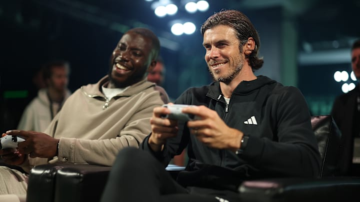 EAFC Clubhouse - Gareth Bale jouant au nouveau jeu-vidéo
