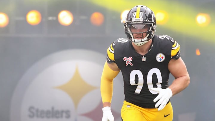 Dec 25, 2024; Pittsburgh, Pennsylvania, USA;  Pittsburgh Steelers linebacker T.J. Watt (90) takes the field against the Kansas City Chiefs at Acrisure Stadium. Mandatory Credit: Charles LeClaire-Imagn Images
