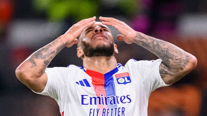 L'OL a été renversé dans une fin de match totalement folle à Old Trafford.