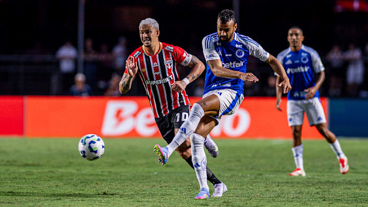 São Paulo e Cruzeiro seguem pressionados na temporada São Paulo e Cruzeiro seguem pressionados na temporada