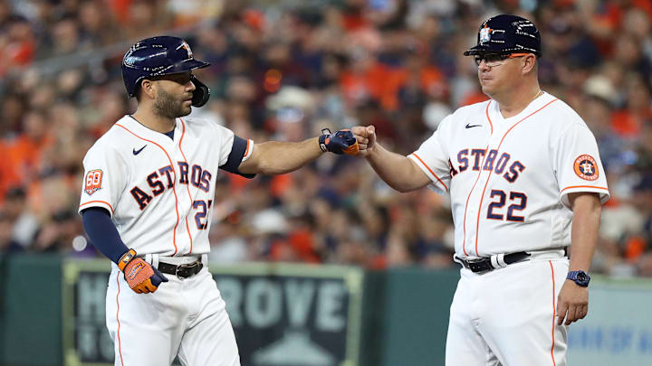 Omar López trabaja con los Astros de Houston