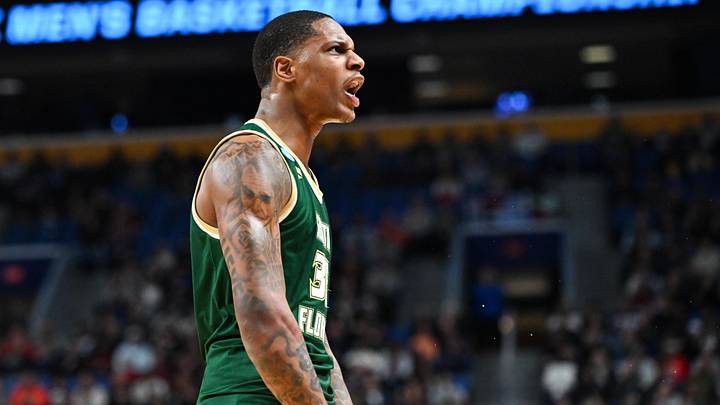 Mar 19, 2026; Buffalo, NY, USA; South Florida Bulls forward Izaiyah Nelson (35) reacts during the second half against the Louisville Cardinals during a first round game of the men's 2026 NCAA Tournament at Keybank Center. Mar 19, 2026; Buffalo, NY, USA; South Florida Bulls forward Izaiyah Nelson (35) reacts during the second half against the Louisville Cardinals during a first round game of the men's 2026 NCAA Tournament at Keybank Center.
