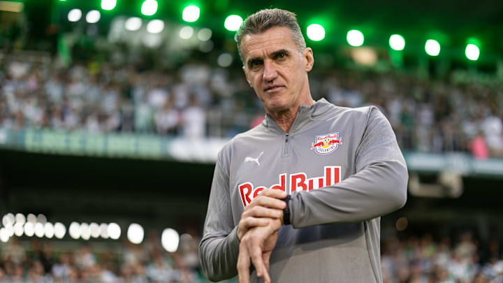 Vagner Mancini é o técnico do Bragantino