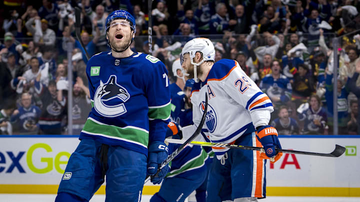 Canucks Celebrate Goal Vs Edmonton Oilers 