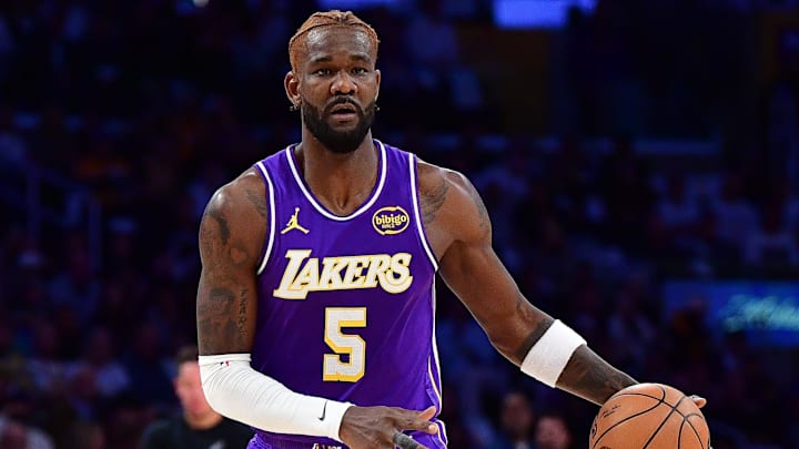 Los Angeles Lakers center Deandre Ayton.