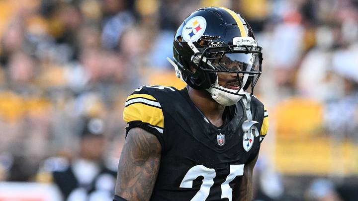 Aug 21, 2026; Pittsburgh, Pennsylvania, USA; Pittsburgh Steelers safety DeShon Elliott (25) lines up against the New York Jets during the first half at Acrisure Stadium. Mandatory Credit: Barry Reeger-Imagn Images