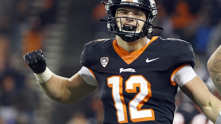 Nov 20, 2021; Corvallis, Oregon, USA; Oregon State Beavers inside linebacker Jack Colletto (12)