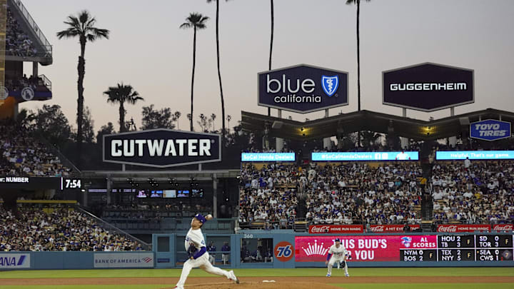 May 20, 2025; Los Angeles, California, USA; Los Angeles Dodgers pitcher Yoshinobu Yamamoto (18) throws a pitch during a game against the Arizona Diamondbacks at Dodger Stadium. Mandatory Credit: Kirby Lee-Imagn Images