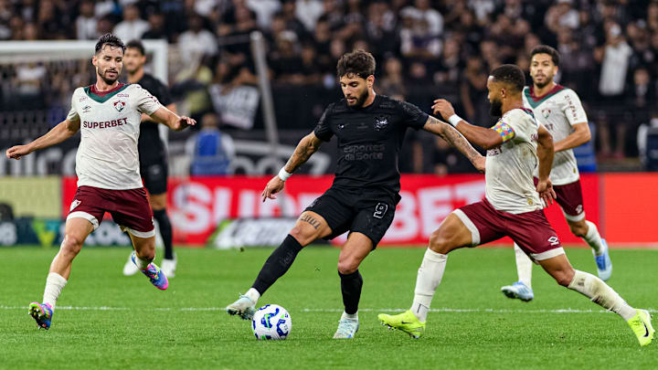 Fluminense e Corinthians se enfrentam no Maracanã Fluminense e Corinthians se enfrentam no Maracanã