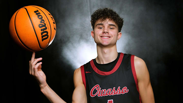 Jalen Montonati, the No. 19 2026 prospect by ESPN, announced his college commitment on Thursday.