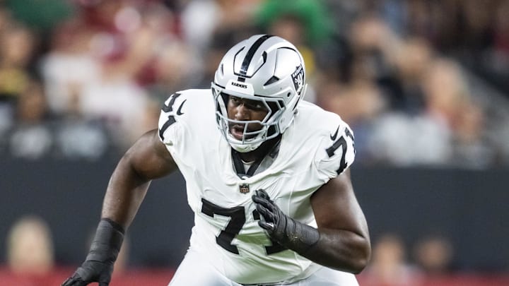 Aug 23, 2025; Glendale, Arizona, USA; Las Vegas Raiders tackle DJ Glaze (71) against the Arizona Cardinals during a preseason NFL game at State Farm Stadium. Mandatory Credit: Mark J. Rebilas-Imagn Images Aug 23, 2025; Glendale, Arizona, USA; Las Vegas Raiders tackle DJ Glaze (71) against the Arizona Cardinals during a preseason NFL game at State Farm Stadium. Mandatory Credit: Mark J. Rebilas-Imagn Images