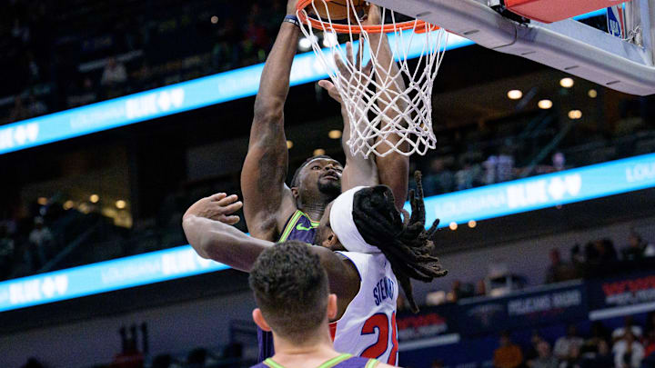 Zion Williamson dunked on Isaiah Stewart during the Pistons win over the Pelicans.