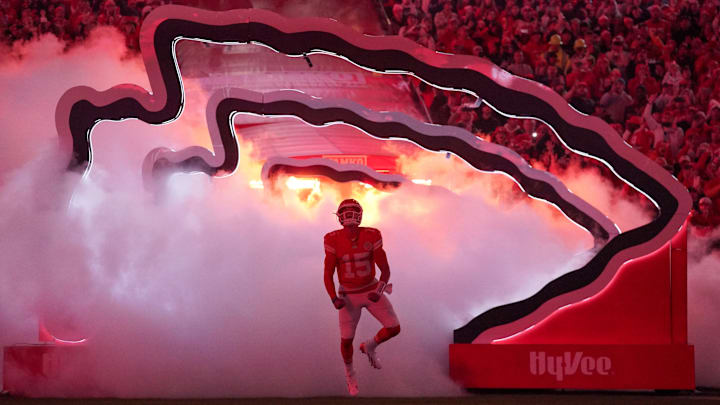 Oct 27, 2025; Kansas City, Missouri, USA; Kansas City Chiefs quarterback Patrick Mahomes (15) runs onto the field during player introductions prior to the game against the Washington Commanders at GEHA Field at Arrowhead Stadium. Mandatory Credit: Denny Medley-Imagn Images Oct 27, 2025; Kansas City, Missouri, USA; Kansas City Chiefs quarterback Patrick Mahomes (15) runs onto the field during player introductions prior to the game against the Washington Commanders at GEHA Field at Arrowhead Stadium. Mandatory Credit: Denny Medley-Imagn Images