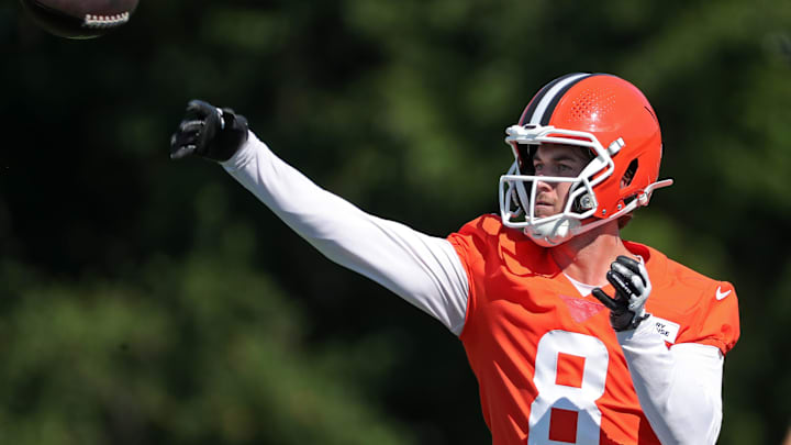 Cleveland Browns quarterback Kenny Pickett (8) throws during NFL training camp practice at the Cleveland Browns training facility, Wednesday, July 23, 2025, in Berea, Ohio.