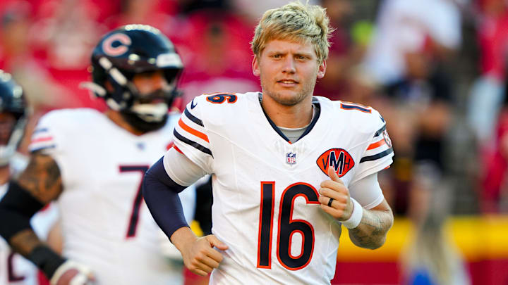 Austin Reed takes the field prior to a Bears preseason game with Kansas City.