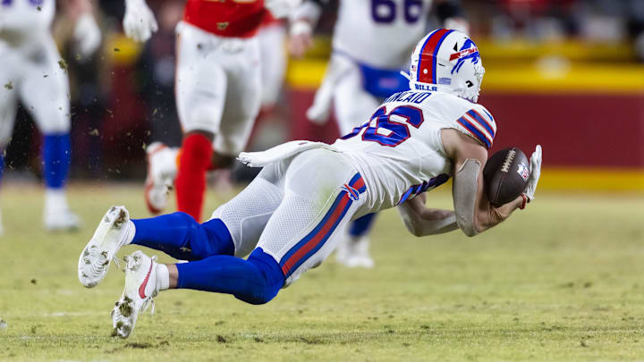 Jan 26, 2025; Kansas City, MO, USA; Buffalo Bills tight end Dalton Kincaid (86) drops a pass in the fourth quarter against the Kansas City Chiefs Jan 26, 2025; Kansas City, MO, USA; Buffalo Bills tight end Dalton Kincaid (86) drops a pass in the fourth quarter against the Kansas City Chiefs