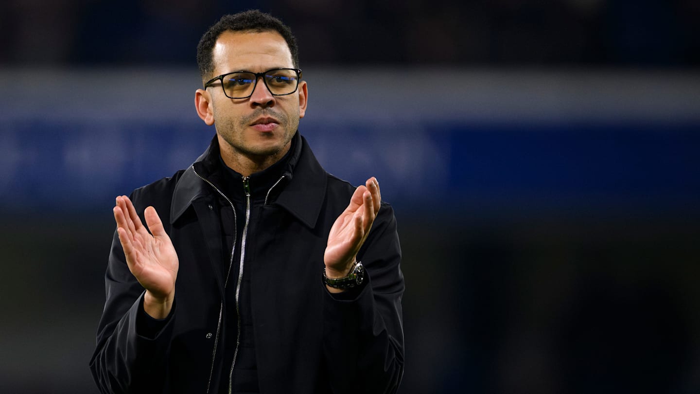 Chelsea ‘Join Race’ for Barcelona’s Top Striker Target