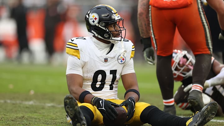 Dec 28, 2025; Cleveland, Ohio, USA; Pittsburgh Steelers tight end Jonnu Smith (81) reacts in the third quarter against the Cleveland Browns at Huntington Bank Field. Mandatory Credit: Scott Galvin-Imagn Images