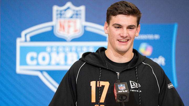 Alabama quarterback Ty Simpson (QB17) Alabama quarterback Ty Simpson (QB17)