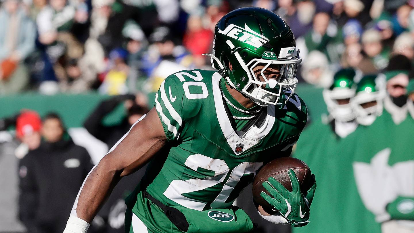 Jets Weigh Future of Breece Hall Amid Trade Rumors