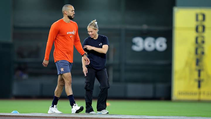 Houston Astros shortstop Carlos Correa (1) with a team trainer prior to the game against the Seattle Mariners at Daikin Park. Mandatory Credit: Erik Williams-Imagn Images Houston Astros shortstop Carlos Correa (1) with a team trainer prior to the game against the Seattle Mariners at Daikin Park. Mandatory Credit: Erik Williams-Imagn Images