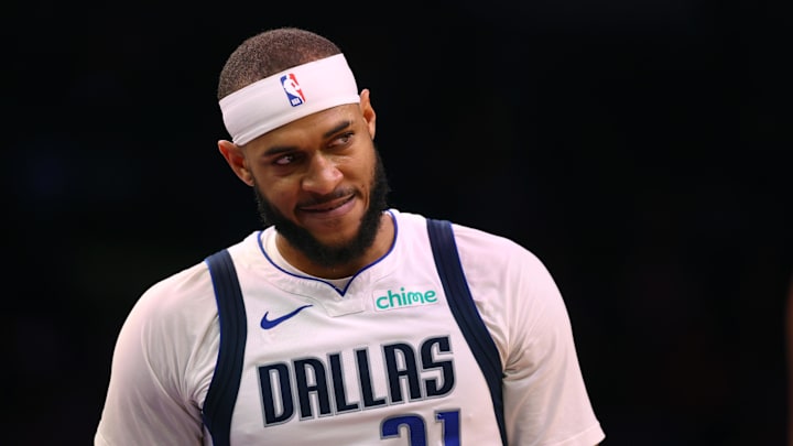 Dec 27, 2024; Phoenix, Arizona, USA; Dallas Mavericks center Daniel Gafford (21) against the Phoenix Suns at Footprint Center. Mandatory Credit: Mark J. Rebilas-Imagn Images Dec 27, 2024; Phoenix, Arizona, USA; Dallas Mavericks center Daniel Gafford (21) against the Phoenix Suns at Footprint Center. Mandatory Credit: Mark J. Rebilas-Imagn Images