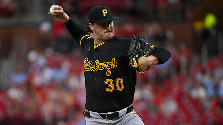 Pittsburgh Pirates starting pitcher Paul Skenes (30) pitches against the St. Louis Cardinals during the first inning at Busch Stadium. 