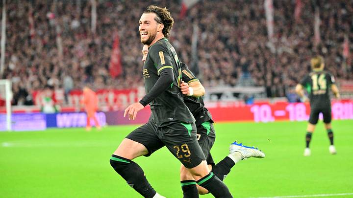 Joe Scally celebrates his goal for Borussia Mönchengladbach. 