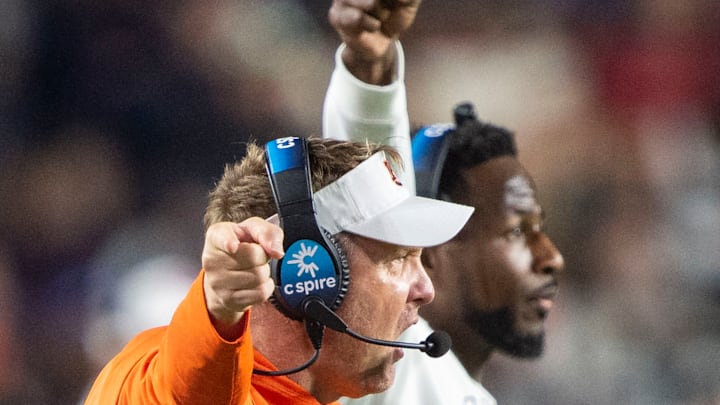 Alabama v Auburn