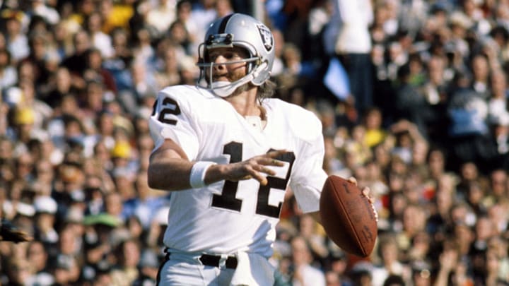 Jan 9, 1977; Pasadena, CA, USA; FILE PHOTO; Oakland Raiders quarterback (12) Ken Stabler looks to throw against the Minnesota Vikings during Super Bowl XI at the Rose Bowl. The Raiders defeated the Vikings 32-14 to win their first Super Bowl title. Mandatory Credit: Photo By Malcolm Emmons- Imagn Images © Copyright Malcolm Emmons Jan 9, 1977; Pasadena, CA, USA; FILE PHOTO; Oakland Raiders quarterback (12) Ken Stabler looks to throw against the Minnesota Vikings during Super Bowl XI at the Rose Bowl. The Raiders defeated the Vikings 32-14 to win their first Super Bowl title. Mandatory Credit: Photo By Malcolm Emmons- Imagn Images © Copyright Malcolm Emmons