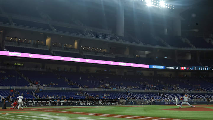 Sep 8, 2025; Miami, Florida, USA; Washington Nationals relief pitcher Shinnosuke Ogasawara (16) pitches against Miami Marlins first baseman Liam Hicks (34) during the eighth inning at loanDepot Park. Sep 8, 2025; Miami, Florida, USA; Washington Nationals relief pitcher Shinnosuke Ogasawara (16) pitches against Miami Marlins first baseman Liam Hicks (34) during the eighth inning at loanDepot Park.