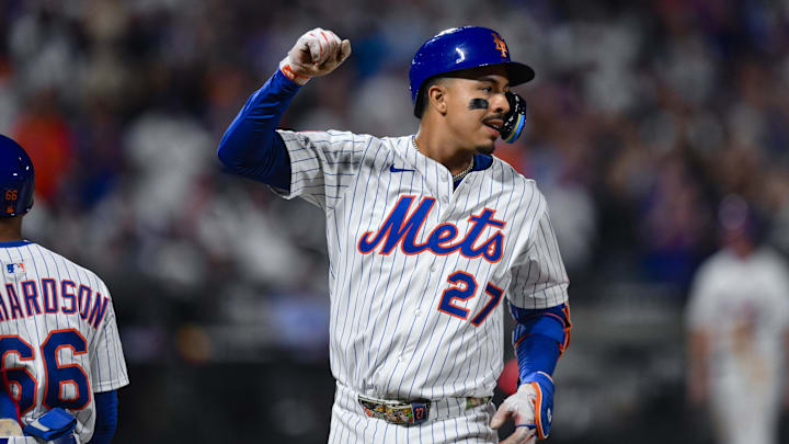 Aug 26, 2025; New York City, New York, USA; New York Mets third baseman Mark Vientos (27) reacts after hitting a RBI single against the Philadelphia Phillies during the fifth inning at Citi Field. Mandatory Credit: John Jones-Imagn Images