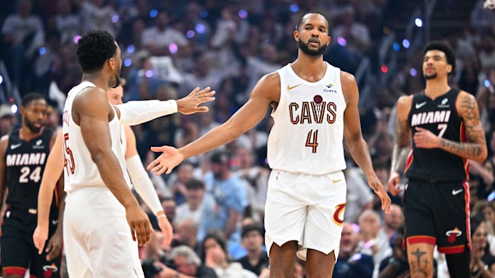 Evan Mobley encabeza el Primer Equipo Defensivo de la NBA 2024-2025
