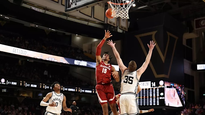 Alabama forward Jarin Stevenson (15) shoots a layup against Vanderbilt at Memorial Gymnasium in Nashville, TN on Saturday, Jan 6, 2024. Alabama forward Jarin Stevenson (15) shoots a layup against Vanderbilt at Memorial Gymnasium in Nashville, TN on Saturday, Jan 6, 2024.