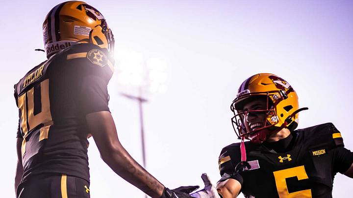 Mission Viejo celebrates in the 2025 season