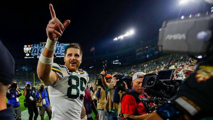 Green Bay Packers tight end Tucker Kraft (85) points to the crowd as he walks off the field after defeating the Washington Commanders on Thursday, September 11, 2025, at Lambeau Field in Green Bay, Wis. The Packers won the game, 27-18.
Tork Mason/USA TODAY NETWORK-Wisconsin